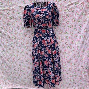 Vintage Laura Ashley dress | M-L| 80s cottage core navy blue pink blue floral